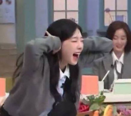 Alexaaaaaeeaaa